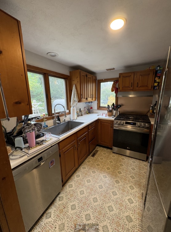 Building Photo - 11 Eames Pl