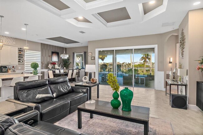 Building Photo - 54 N Riverwalk Dr