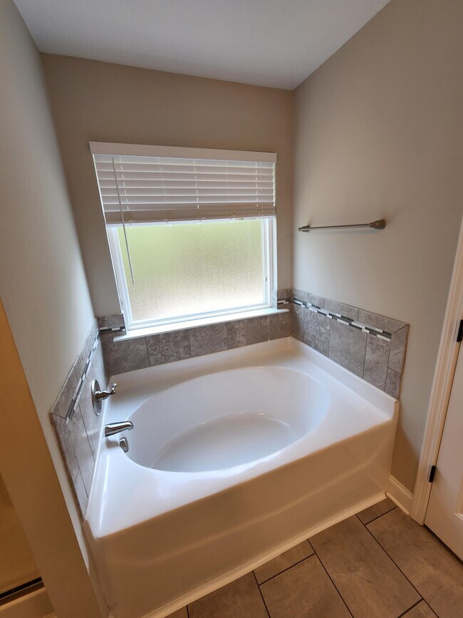 Building Photo - 3075 Margot Ln