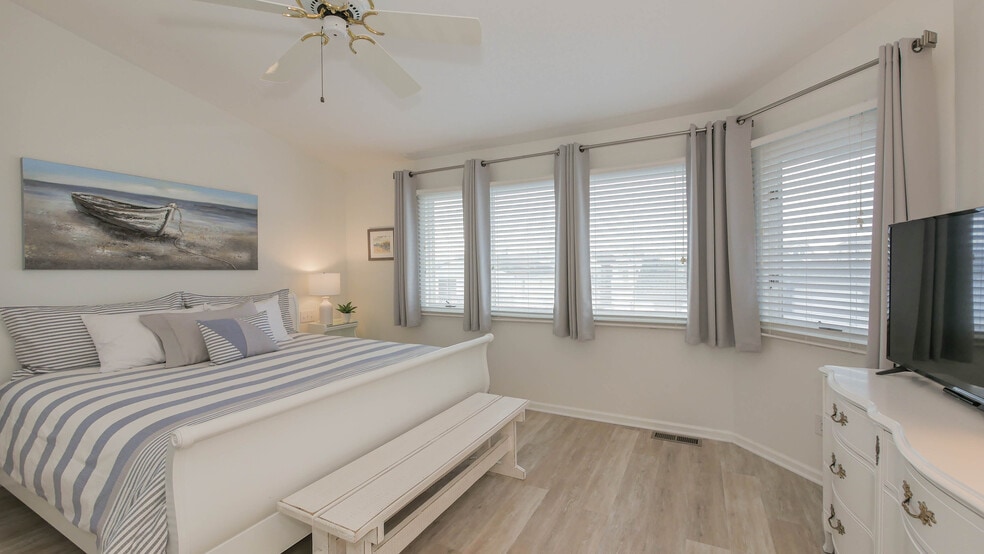 Building Photo - 16 N Monroe Ave