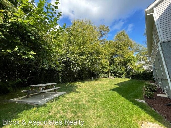 Building Photo - 1 br, 1 bath House - 909 East David Street...