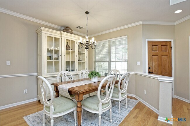 Building Photo - 2012 Wood Glen Dr