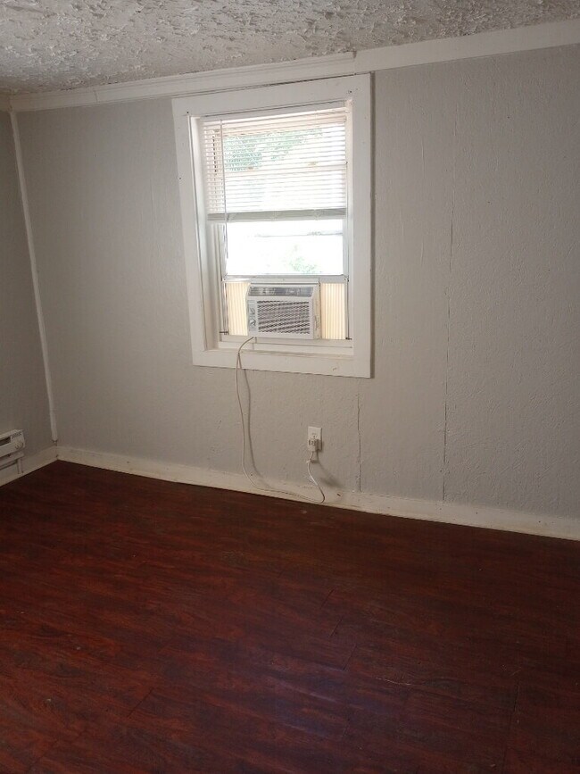 Building Photo - 55 Oak St