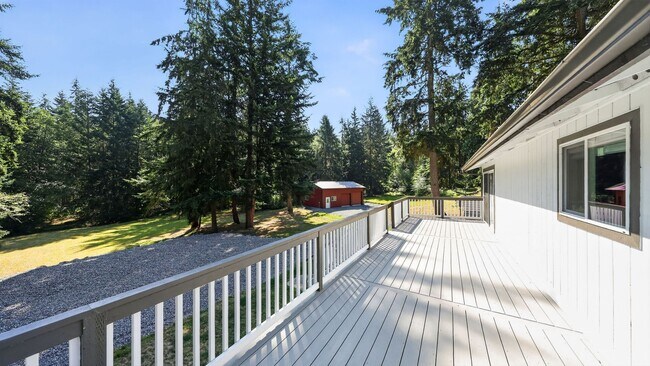 Building Photo - 2742 Umatilla Dr