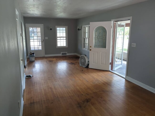 Building Photo - 3611 Blue Ridge Blvd