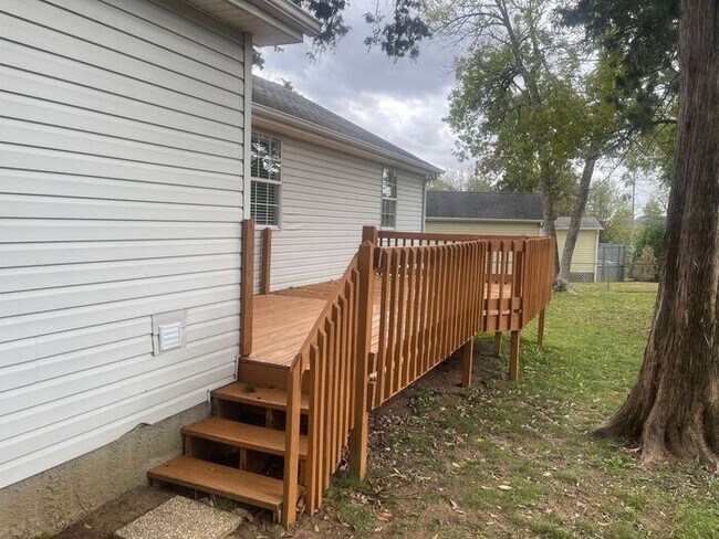 Building Photo - PRIEST LAKE One Level Home with Fenced Bac...