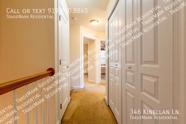 Building Photo - Spacious 4-Bedroom, 2.5-Bathroom Townhouse...