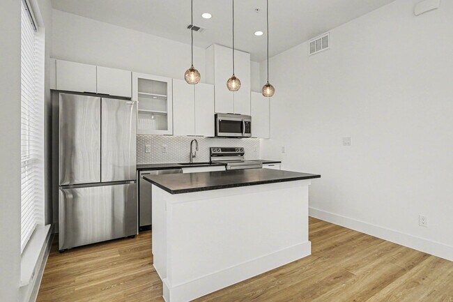 Building Photo - Be the first to live in Unit 205 at 2217 Fitzhugh—a brand-new 2026 construction offering 597 sq f...