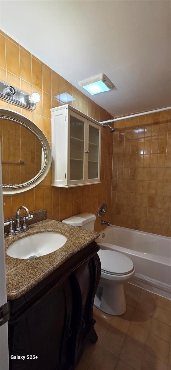 Building Photo - 1777 W 59th St