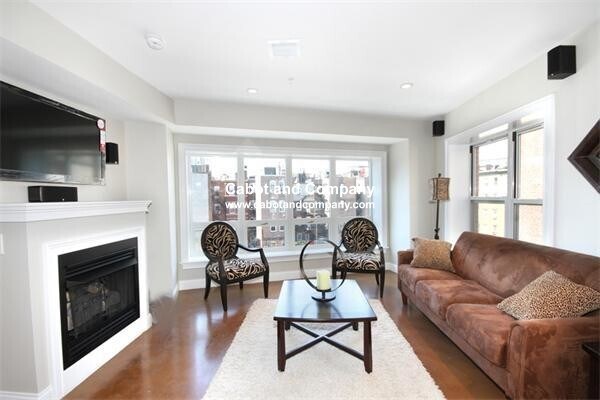 Building Photo - 9 N Margin St