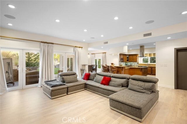 Building Photo - 3331 Oakmont View Dr