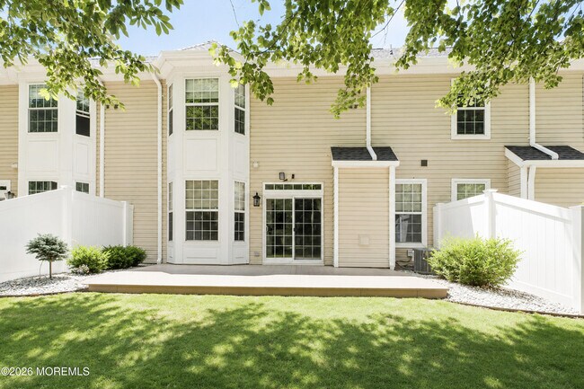 Building Photo - 183 Shinnecock Dr