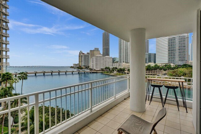 Building Photo - 801 Brickell Key Blvd