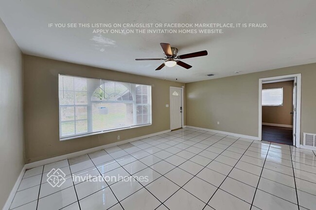 Building Photo - 2401 Jamaica Dr