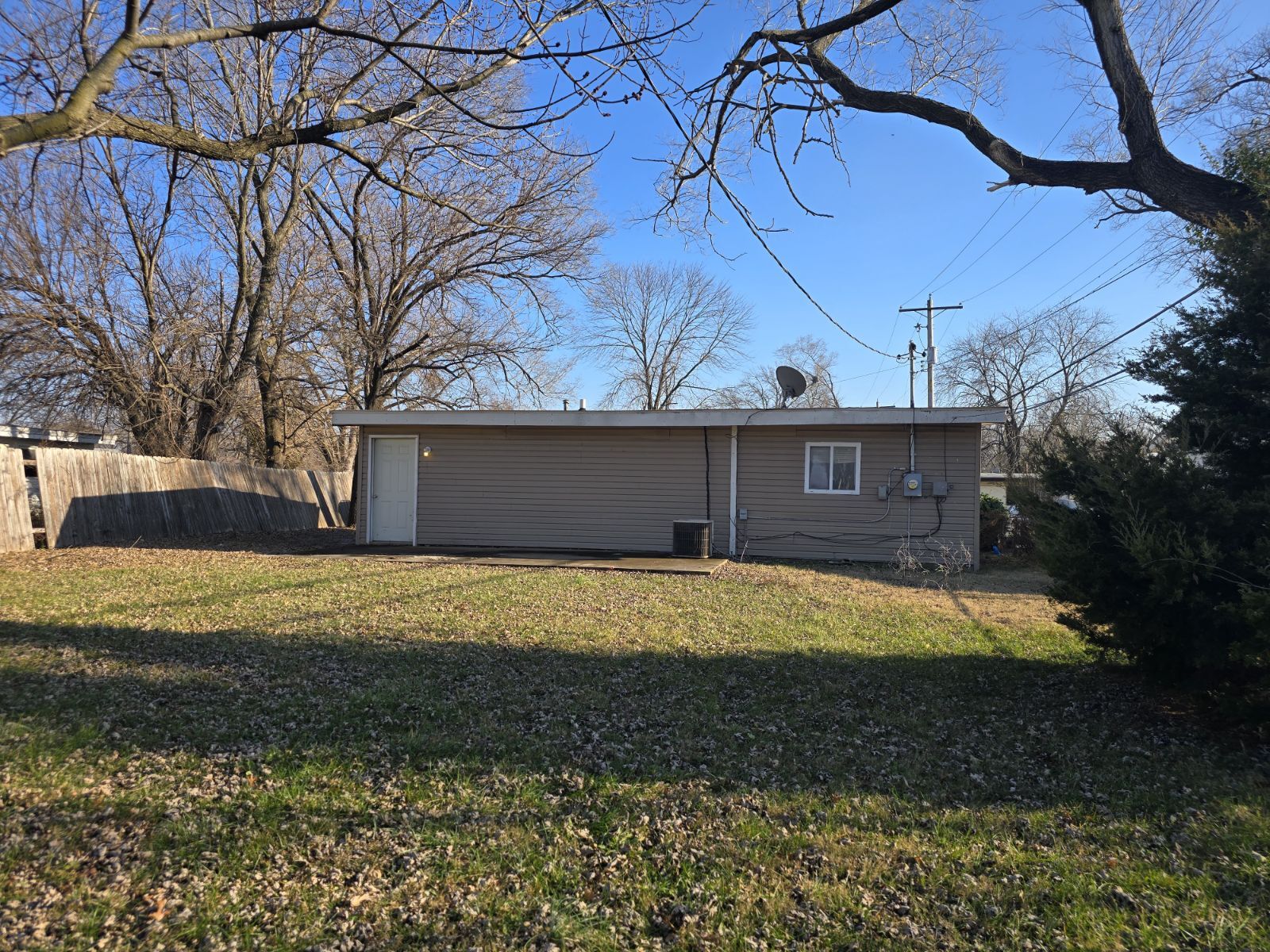 Building Photo - 507 Saint Robert Dr