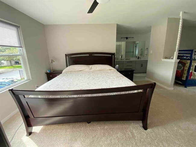 Building Photo - 4102 Columbine Dr