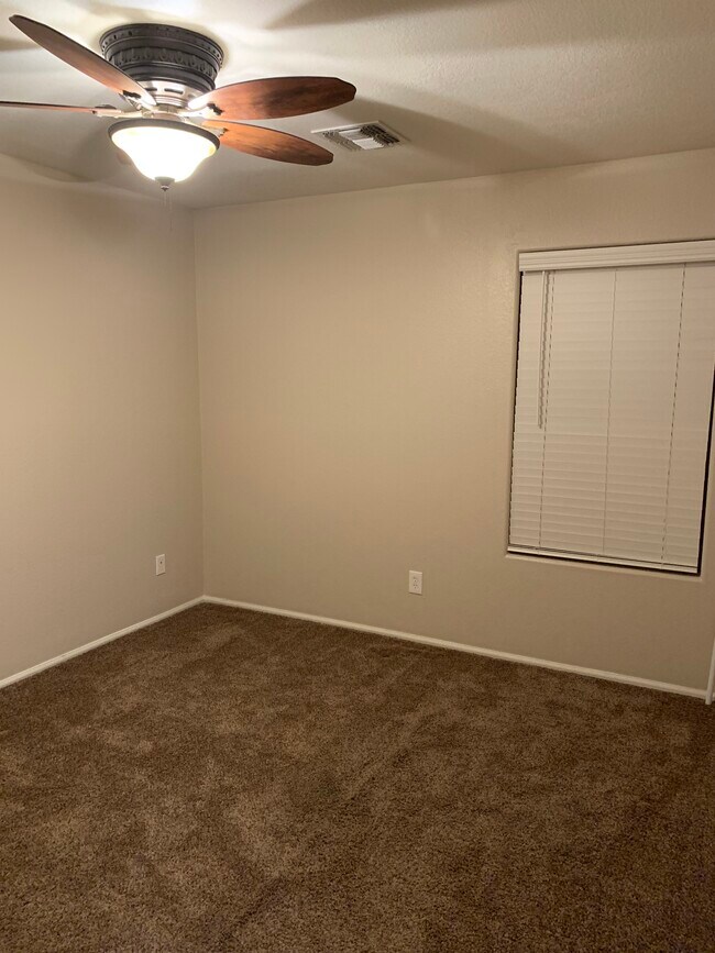 Building Photo - 42428 W Michaels Dr