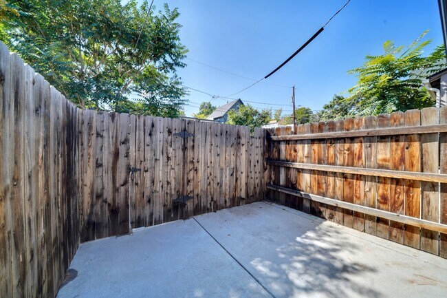 Building Photo - 2528 W 23rd Ave