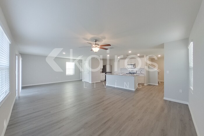 Building Photo - 8647 SW 43rd Ter