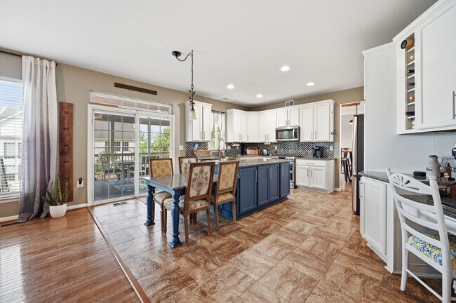 Building Photo - Spacious Home in a Great Leesburg Location