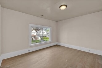 Building Photo - 2049 W 85th St