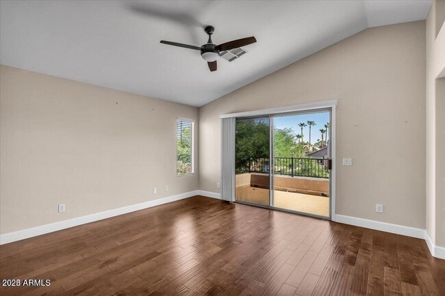 Building Photo - 902 W Azalea Pl