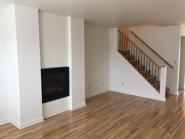 Building Photo - 1115 Ridge Creek Cir