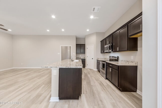 Building Photo - 223 Stanwell Ave