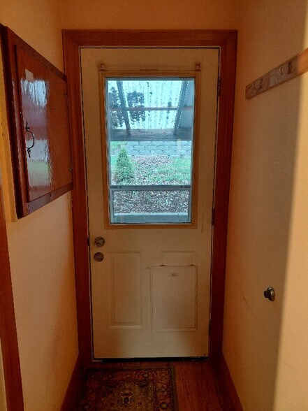 Building Photo - 339 6th Ave N