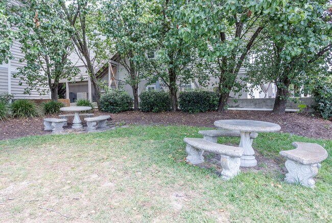 Building Photo - Riverview Apartments