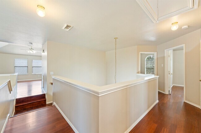 Building Photo - 7218 Broadelm Dr
