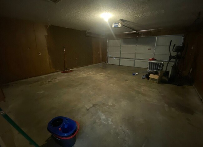 Building Photo - 6617 Fawn Canyon Dr