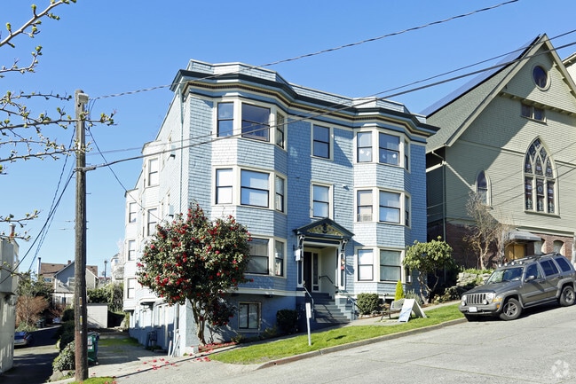 Primary Photo - Corona Apartments