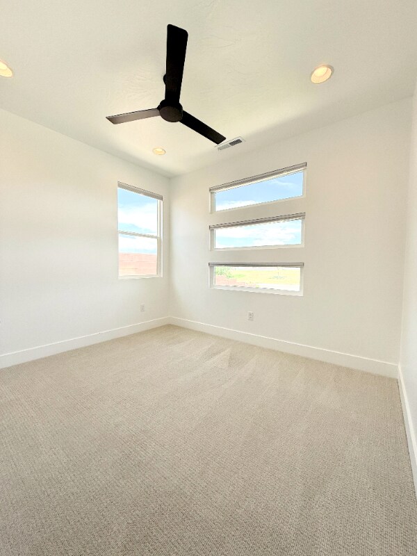 Building Photo - 6264 Sonic Dr