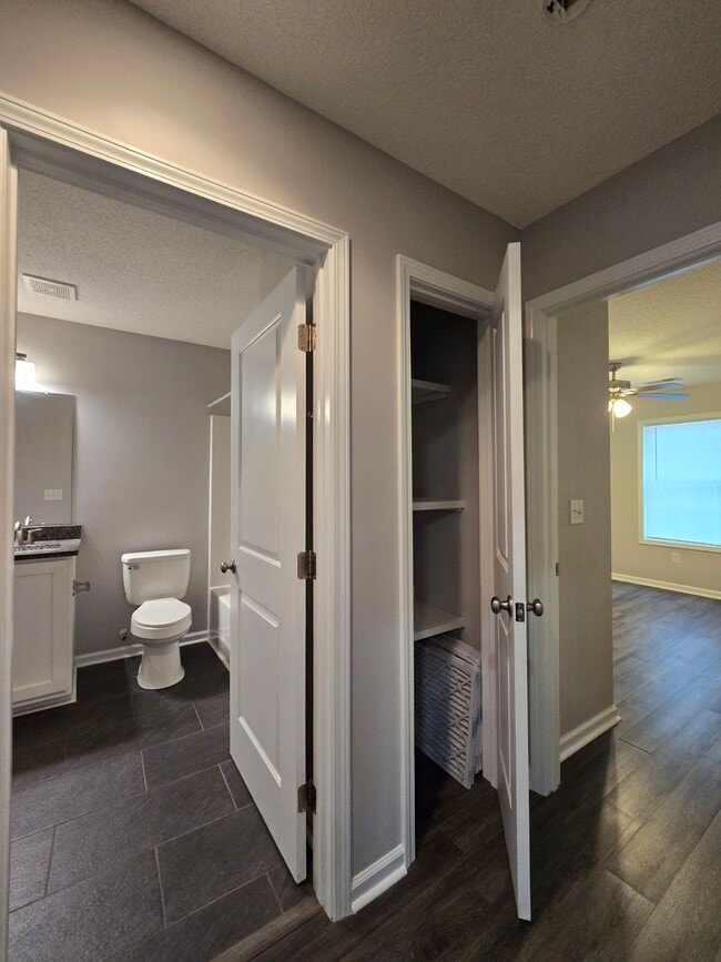 Building Photo - 810 Slidingrock Ln