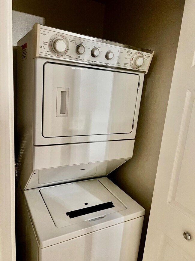 Building Photo - 1330 Old Spanish Trl