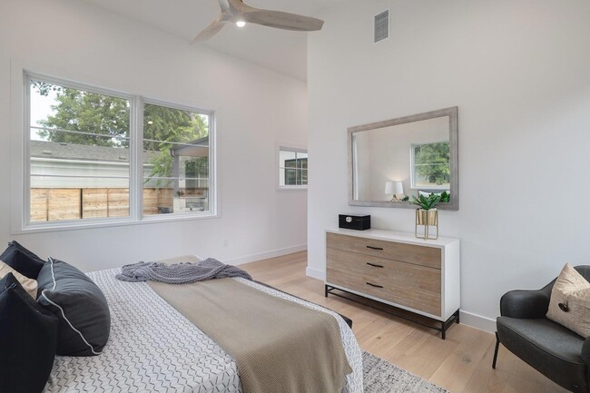 Building Photo - 1703 Piedmont Ave