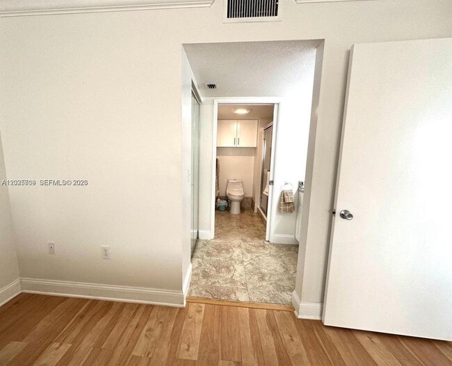 Building Photo - 850 SW 138th Ave