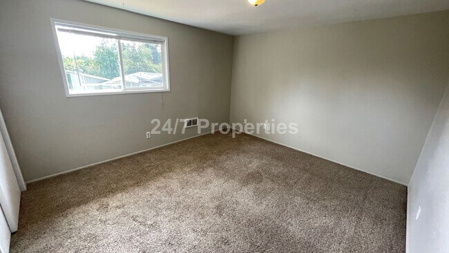Building Photo - 2023-12573MF