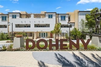 Building Photo - 3189 Doheny Way