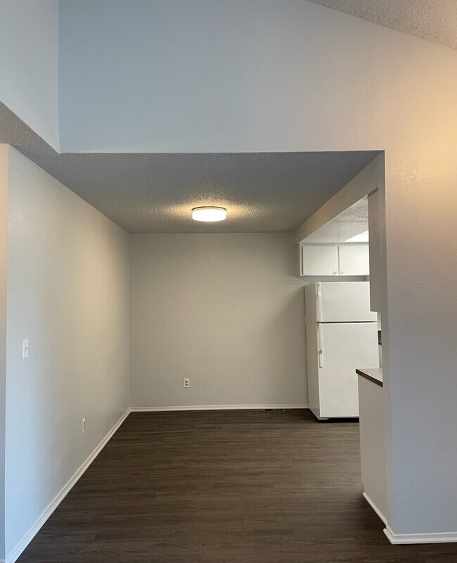 Dining room view - 1215 S 43rd Ave