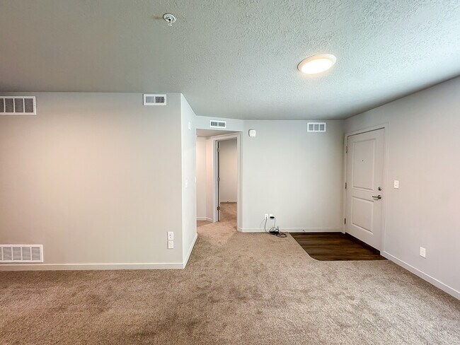 Building Photo - 64 W 600 S