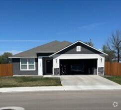 Building Photo - "Charming 3-Bed, 2-Bath Home with 1,690 Sq...