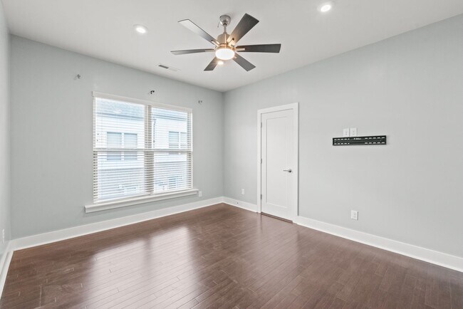 Building Photo - 13051 Tinton Ave