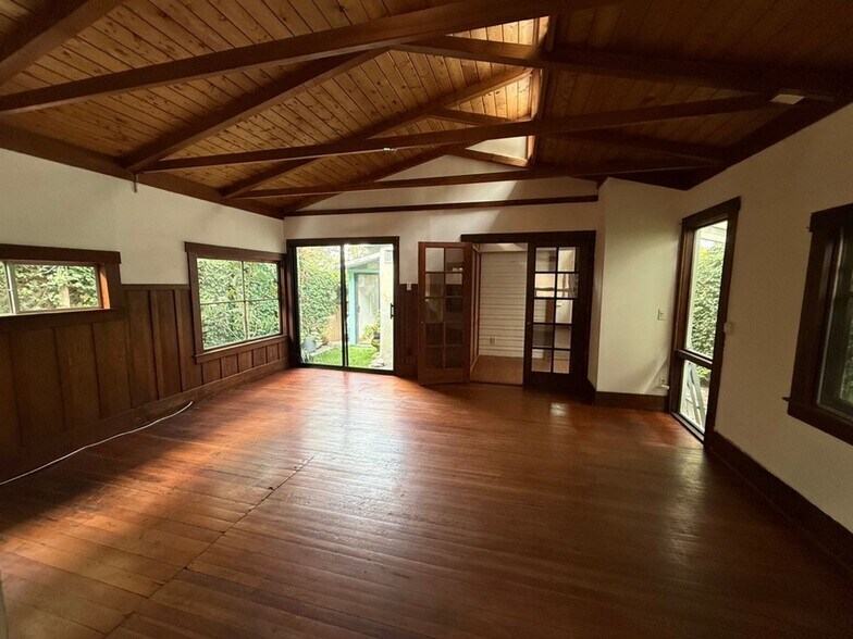 Building Photo - Private Venice Bungalow Near Abbot Kinney | 1BR + Office, 2 Baths, Garden Patio