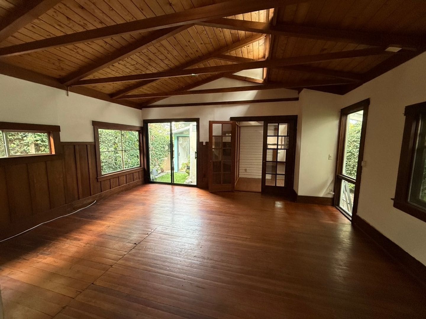 Building Photo - Hidden Garden Retreat – A One-Bedroom Oasis in the Heart of Venice