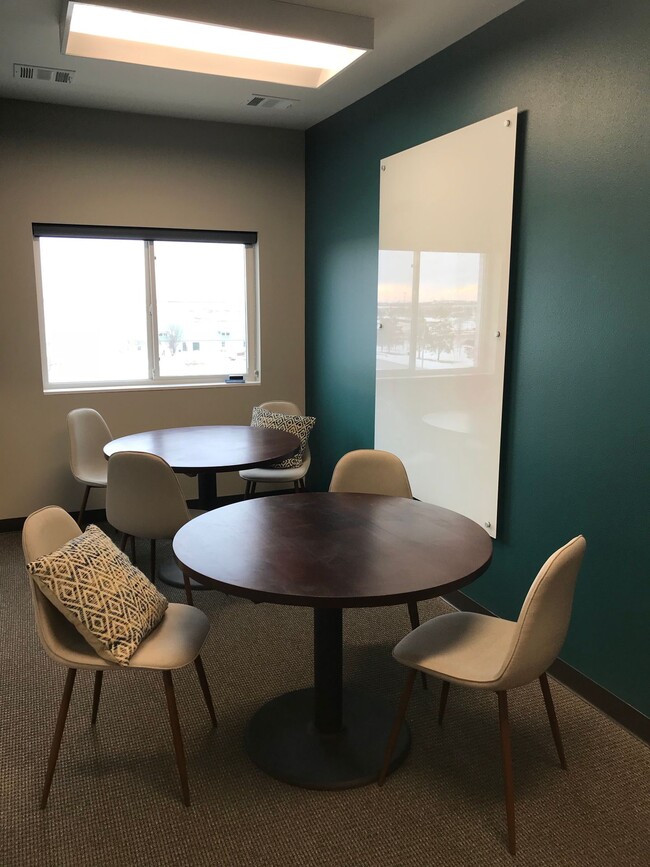 Building Photo - Live the U32 Lifestyle in this 4 Bedroom 2...