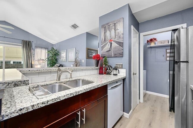 Building Photo - 16113 Fitchburg Cir