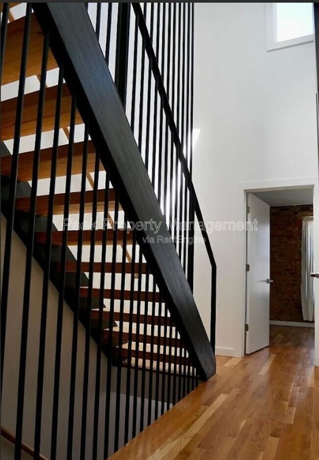 Building Photo - 2521 O St