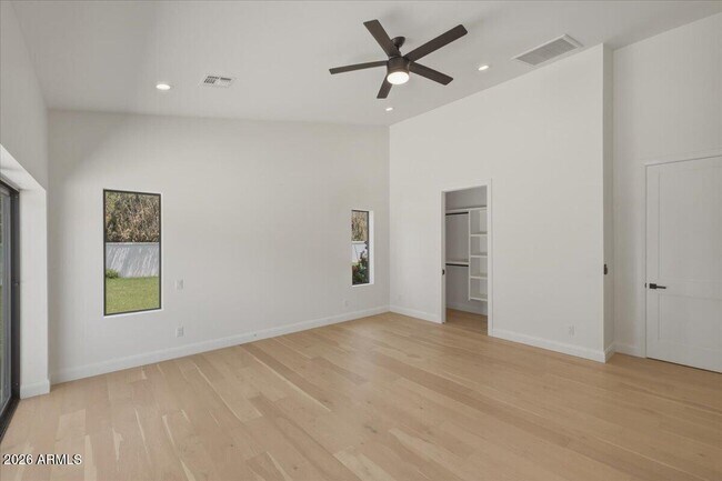 Building Photo - 6050 E Hollyhock St